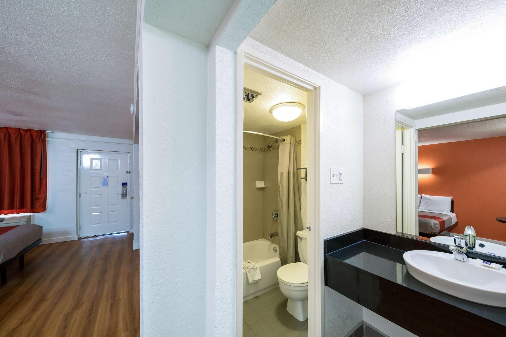 Motel 6-Dallas, Tx - Farmers Branch Buitenkant foto