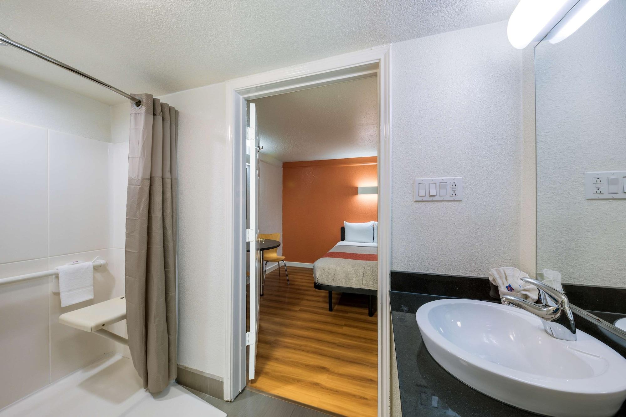 Motel 6-Dallas, Tx - Farmers Branch Buitenkant foto