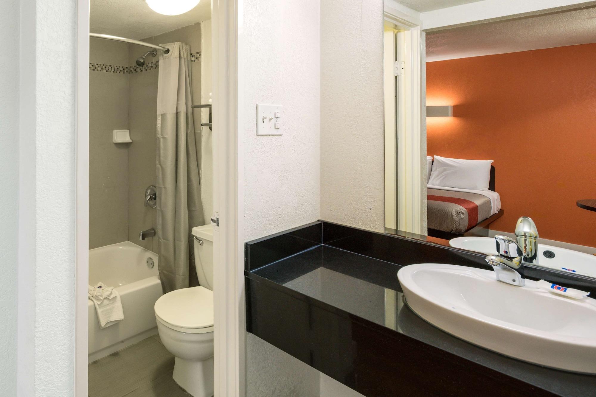 Motel 6-Dallas, Tx - Farmers Branch Buitenkant foto