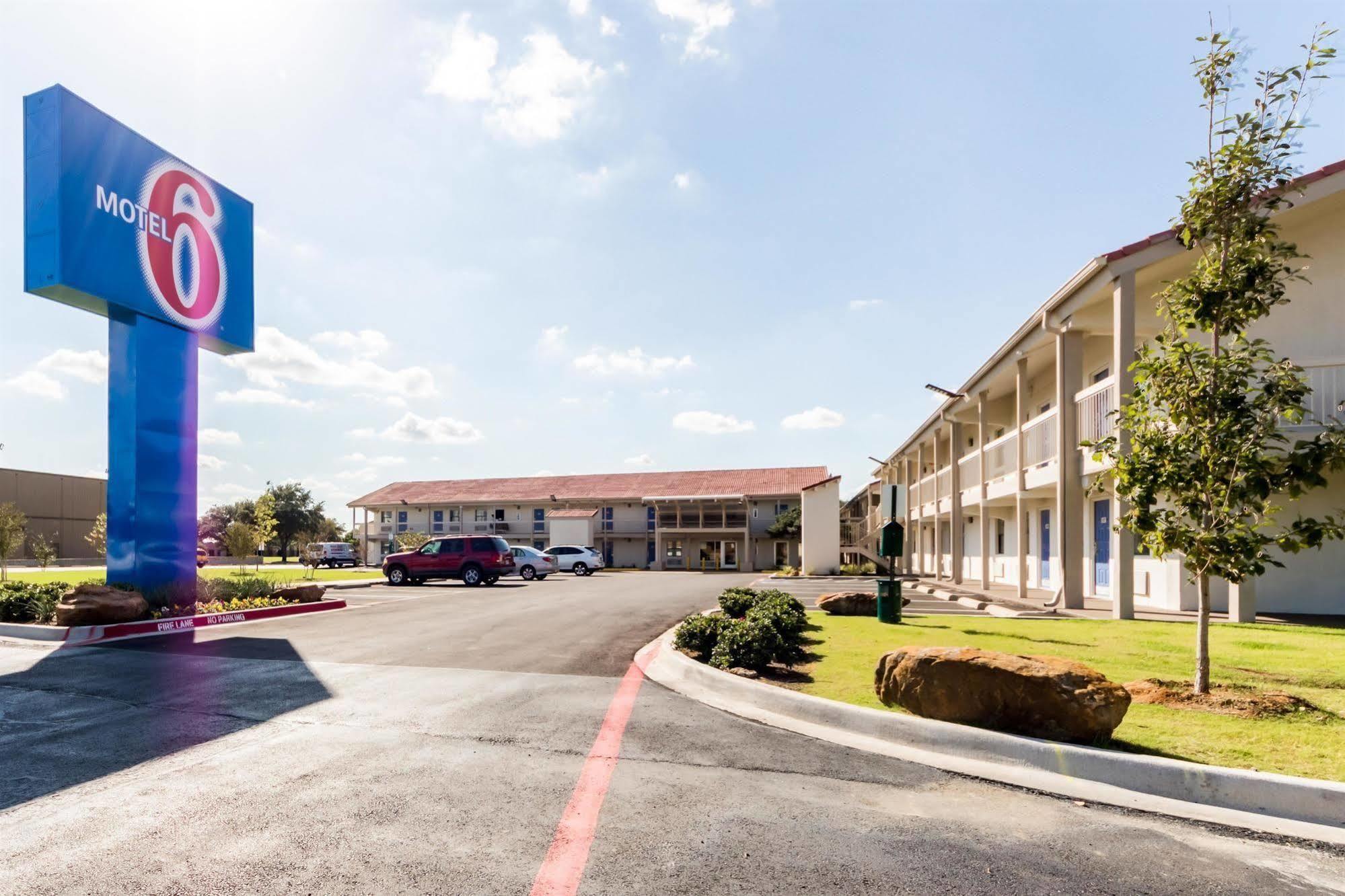 Motel 6-Dallas, Tx - Farmers Branch Buitenkant foto