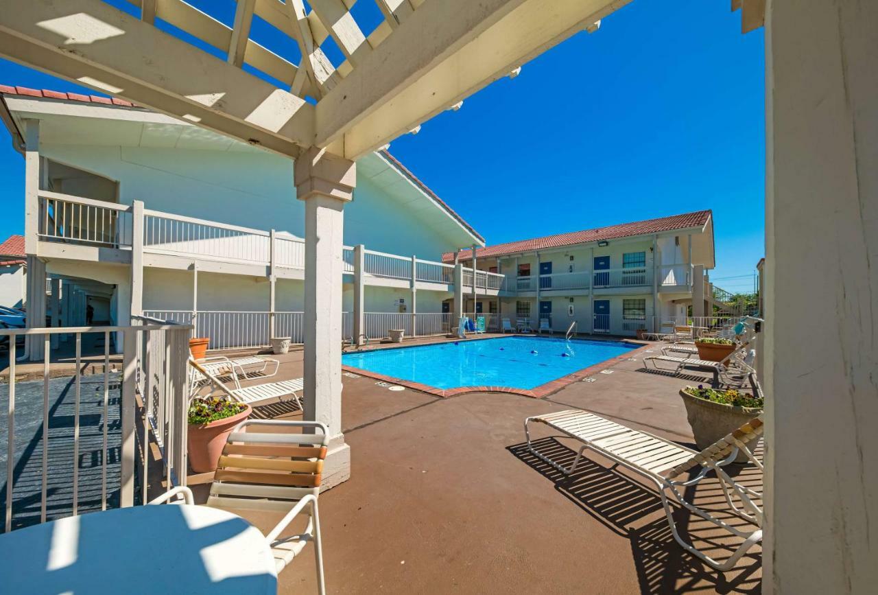 Motel 6-Dallas, Tx - Farmers Branch Buitenkant foto